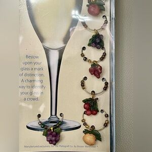 NIB Pfaltzgraff Set of 6 Wine Charms